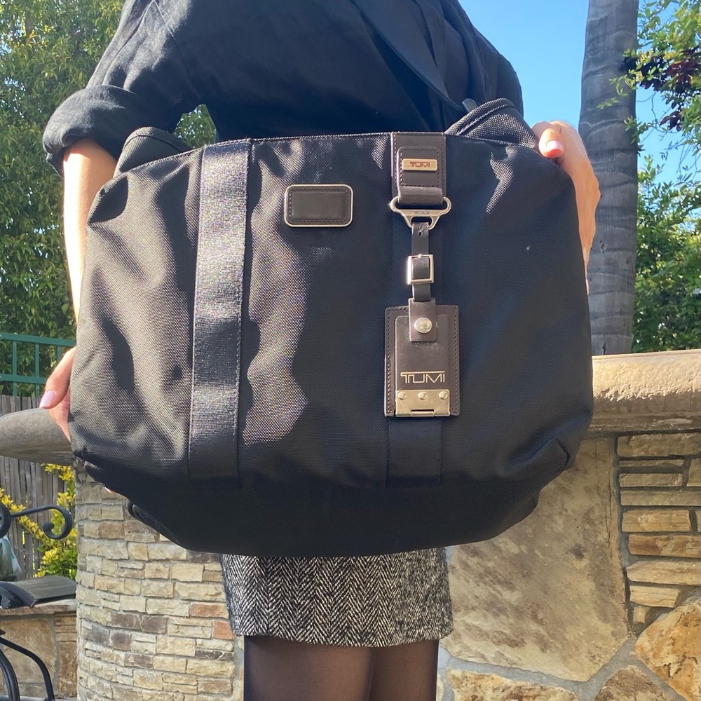 TUMI bag - Excellent Condition!!!
